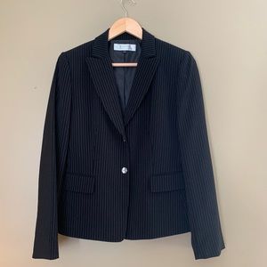 Tahari suit 😻FREE SHIPPING😻